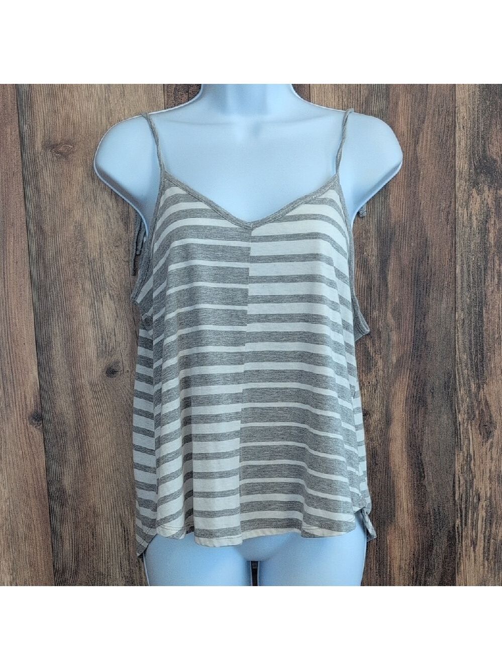 Daytrip Heather Gray and White Striped Tank Top M              809K